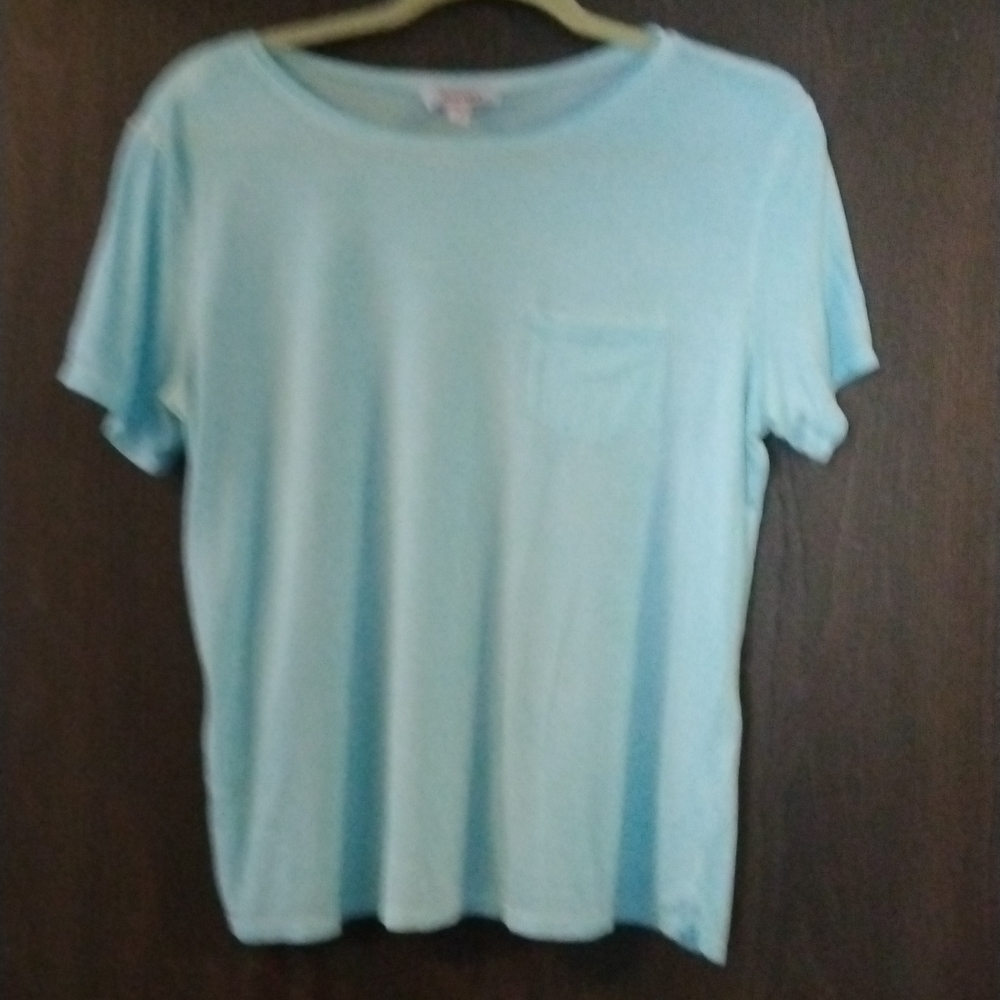 Beautiful flowy tee by bongo
